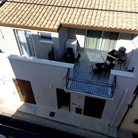 Allumaro House 3*